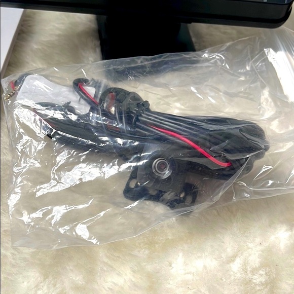 Sleek Black GPS Navigation System - Picture 6 of 14